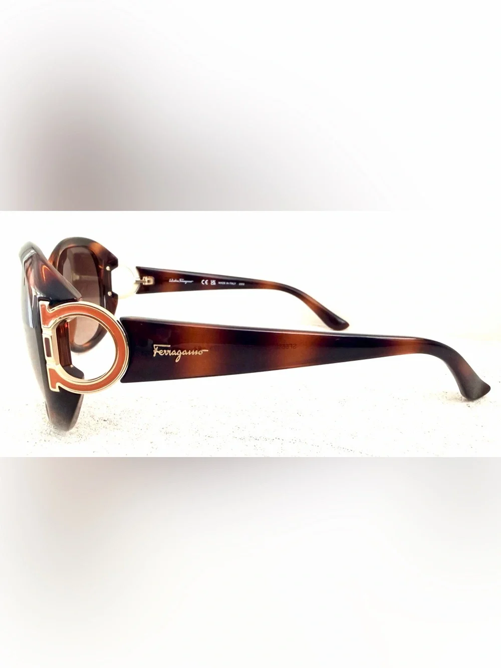 FERRAGAMO SF668S Gancini Oversized Tortoise Sunglasses NEW Full Inclusion